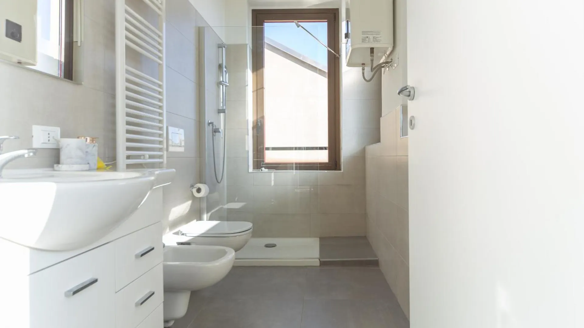 Casa Madera With Lovely Terrace Milan Apartment