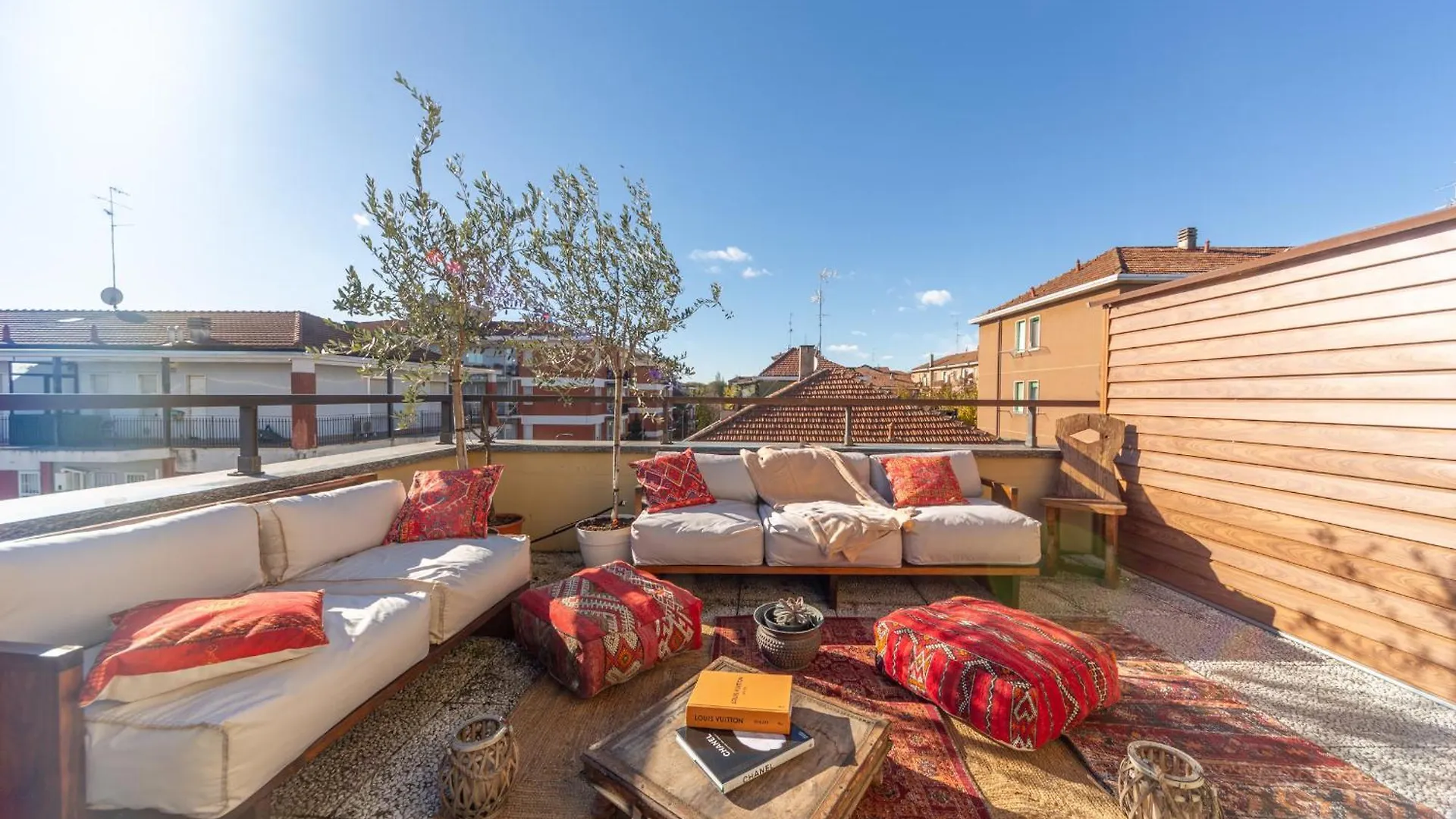 Casa Madera With Lovely Terrace Milan