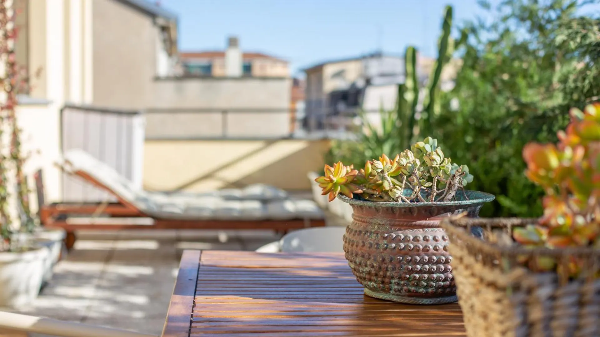 Casa Madera With Lovely Terrace Milano 0*,  Italien