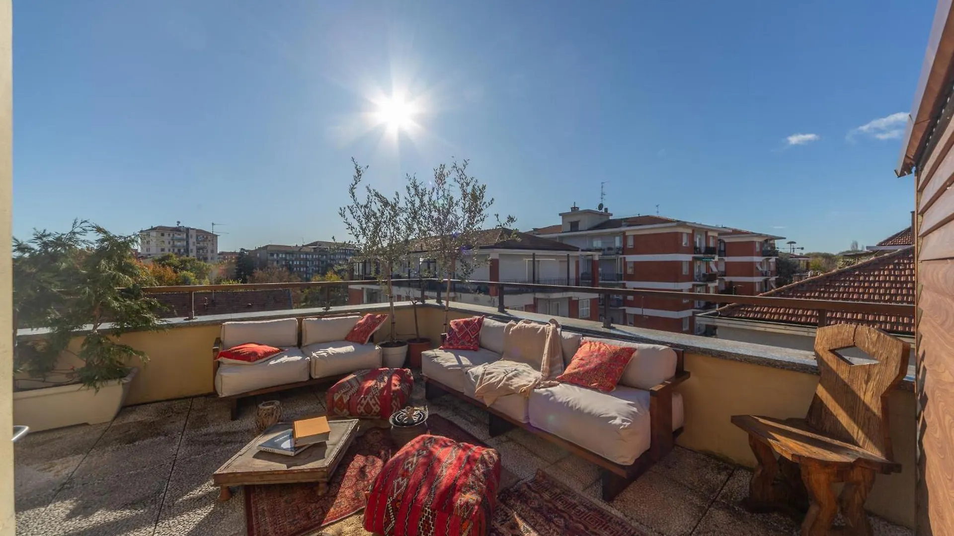 Casa Madera With Lovely Terrace Milano