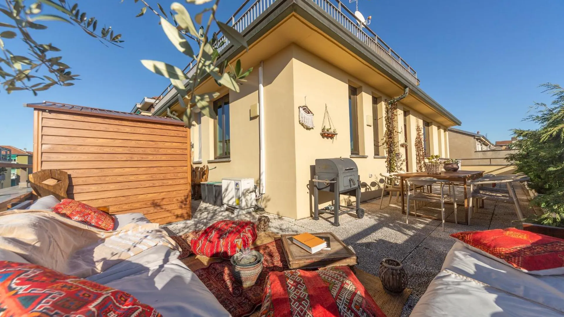 Casa Madera With Lovely Terrace Milano Lejlighed