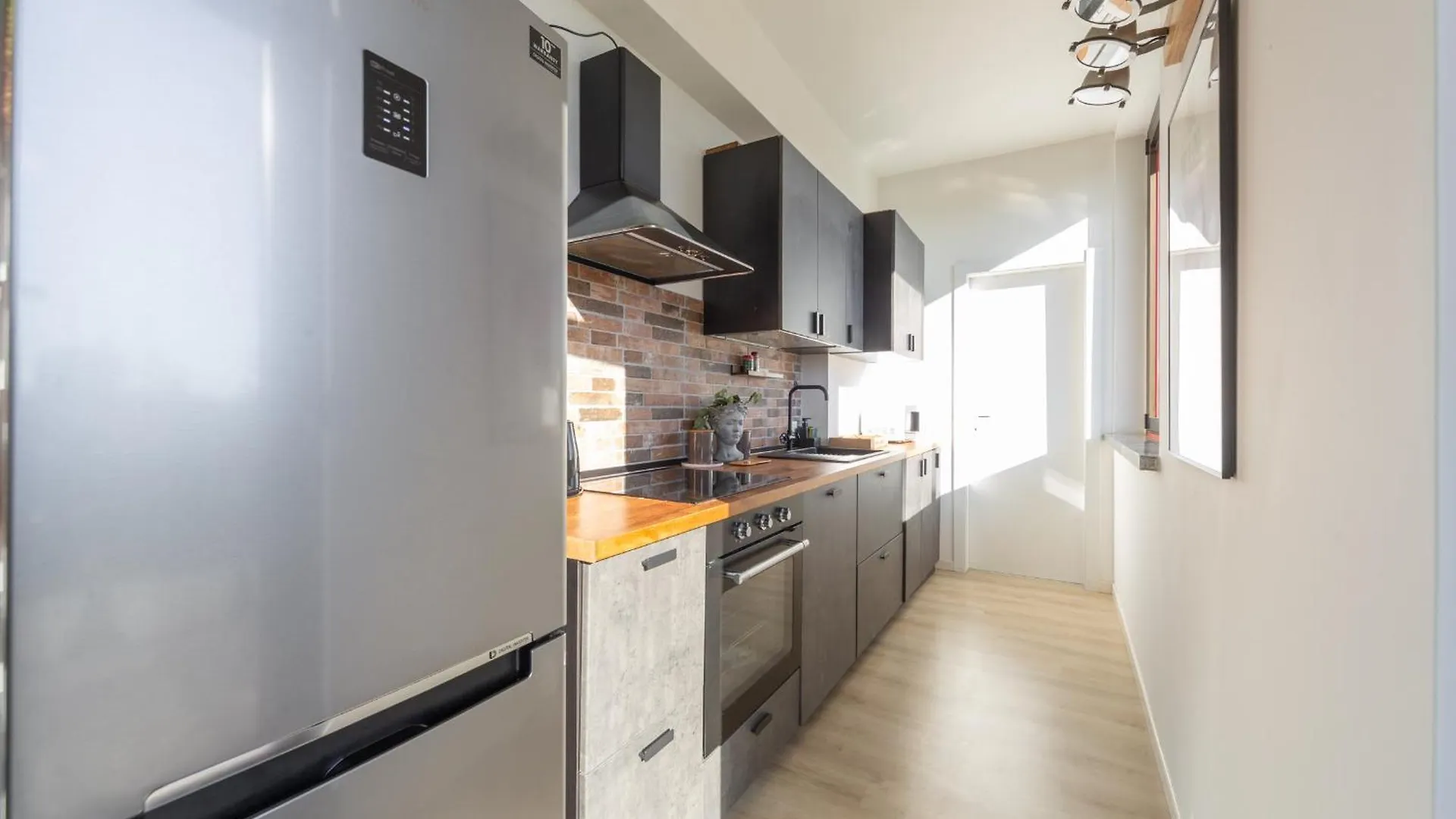 Casa Madera With Lovely Terrace Milano