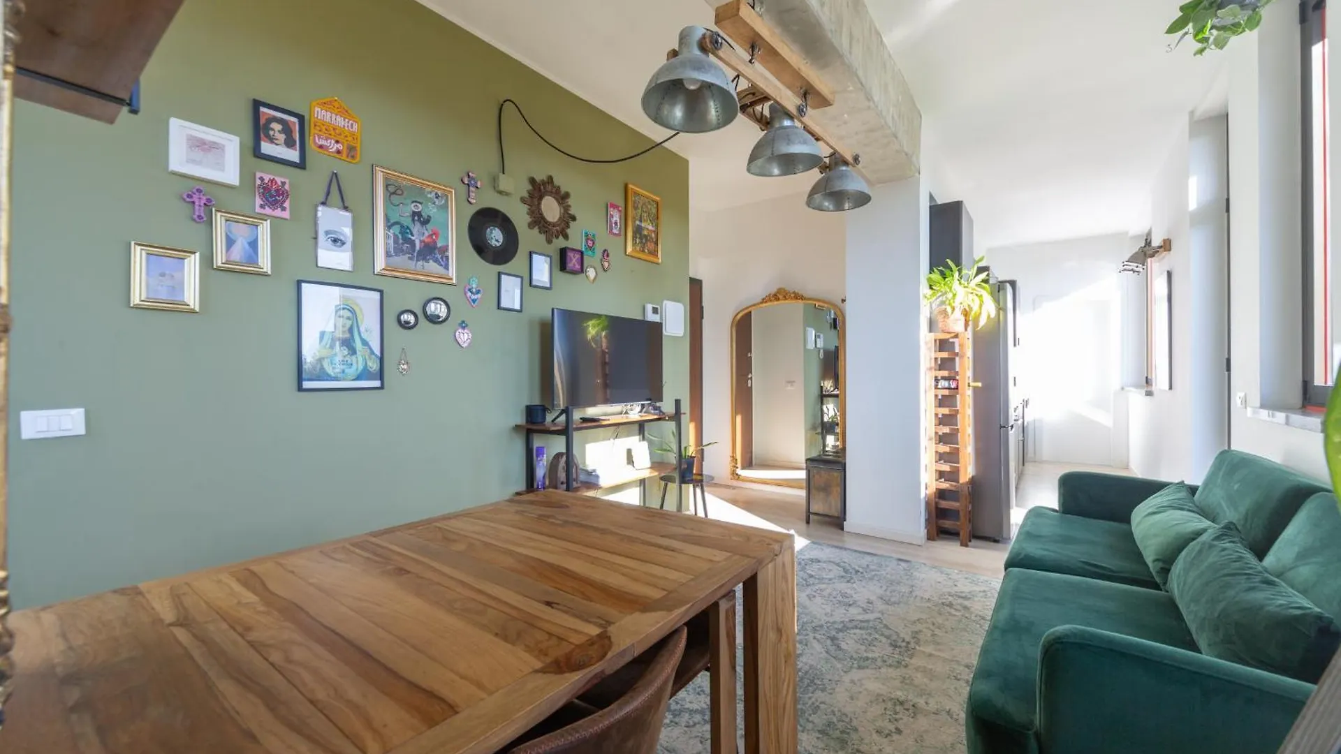 Casa Madera With Lovely Terrace Milano